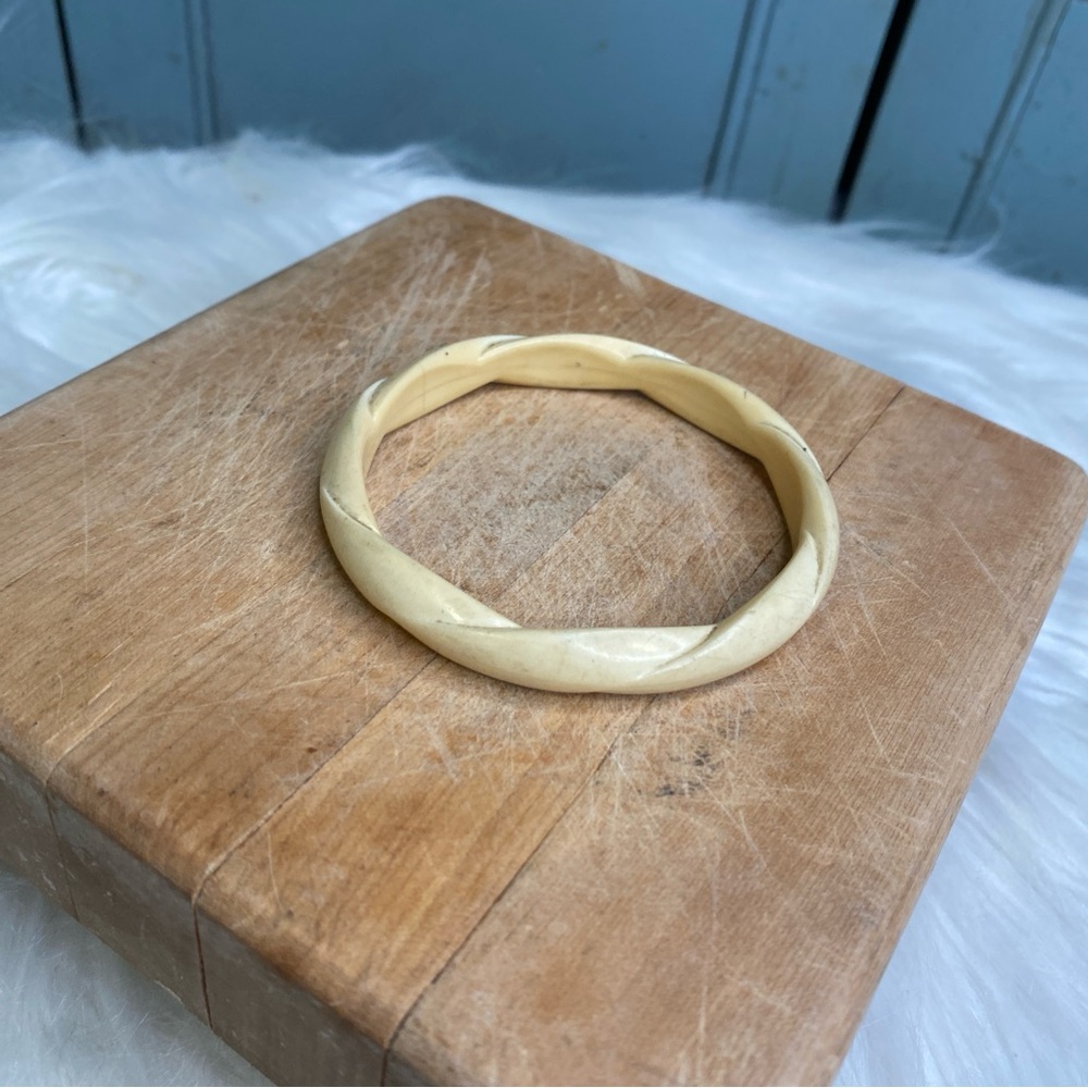 Vintage Acrylic Soft Yellow Twist Design Bangle Bracelet MCM Plastic